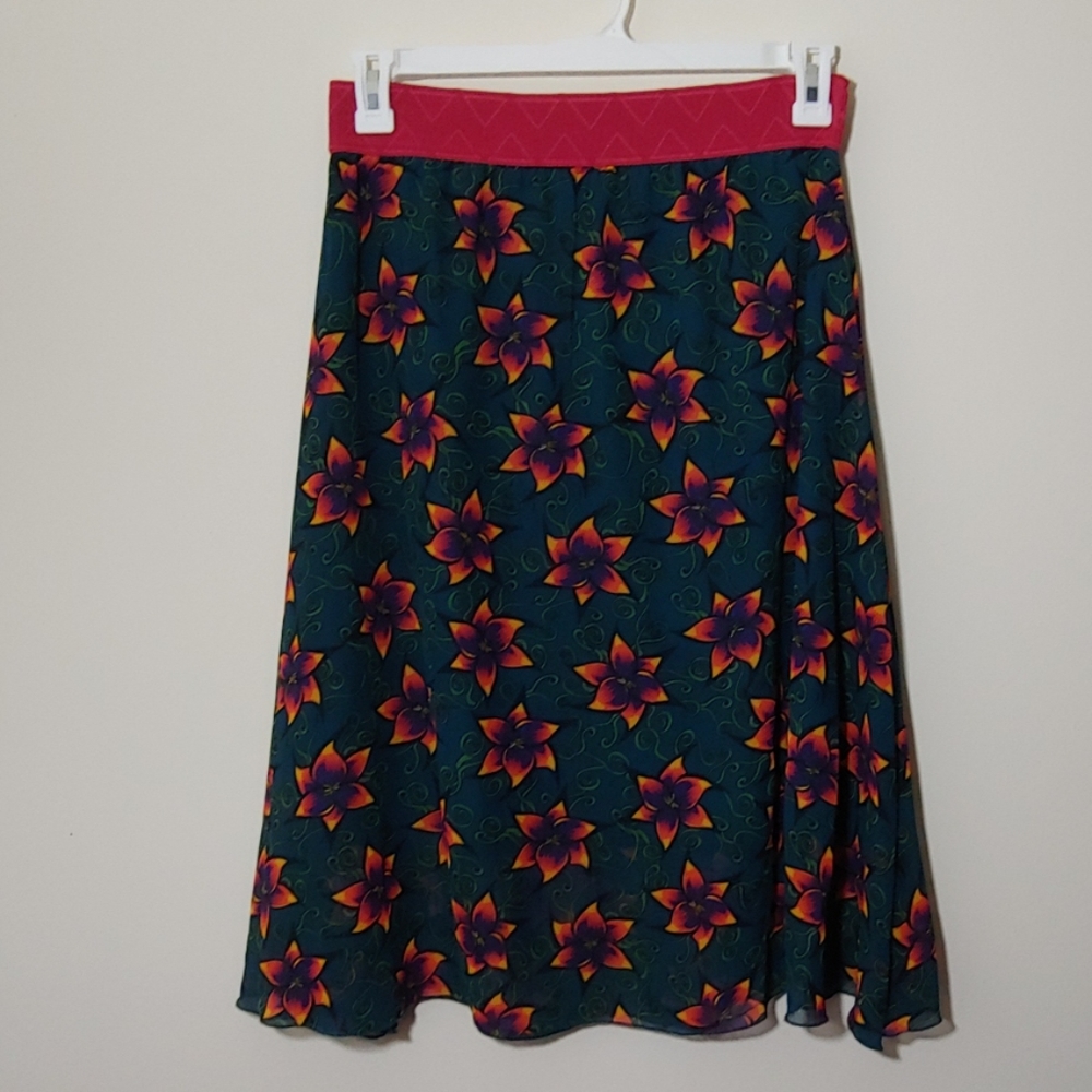 LulaRoe Size Medium A-Line Flowy Lined Skirt